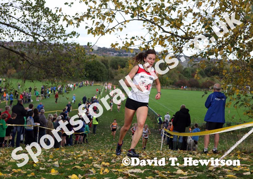 Isabella Murray (Gateshead) on her way to winning the senior womens North East Harrier League, Blaydon. Photo: David T. Hewitson/Sports for All Pics
